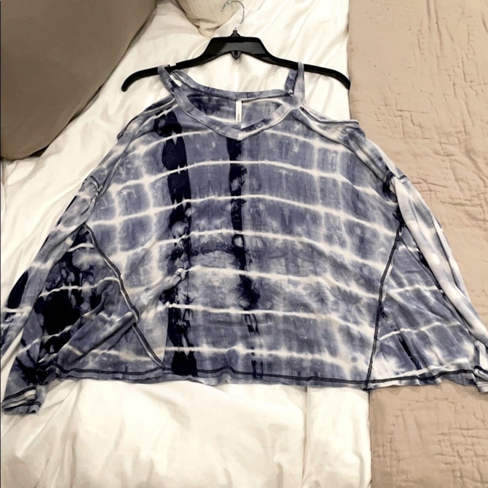 Blue tie dye top